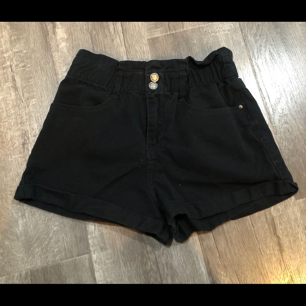 Angel kiss size 7 / 28 black denim shorts